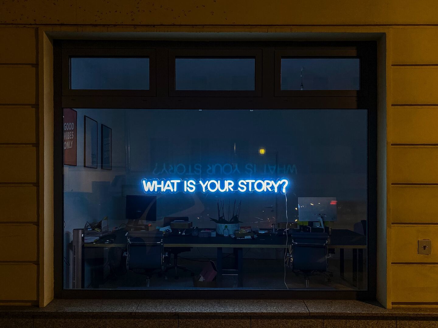 What's your story sign business